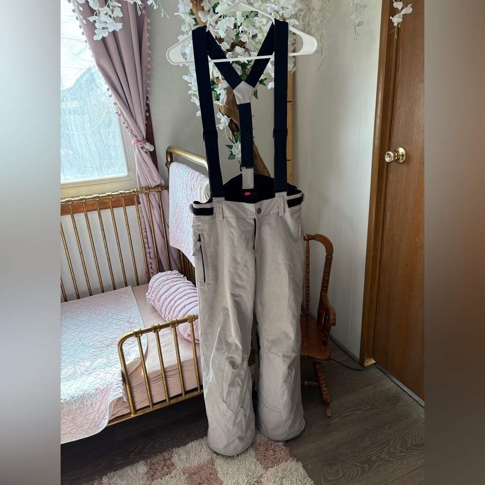 686 Grey Ski Pants with Black Adjustable Suspenders